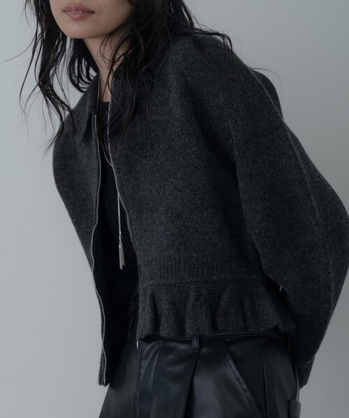 GALLEST（ギャレスト）の「フリルヘムジップカーディガン（カーディガン/ボレロ・レディース・チャコールグレー/オフホワイト・38）」の17枚目の写真