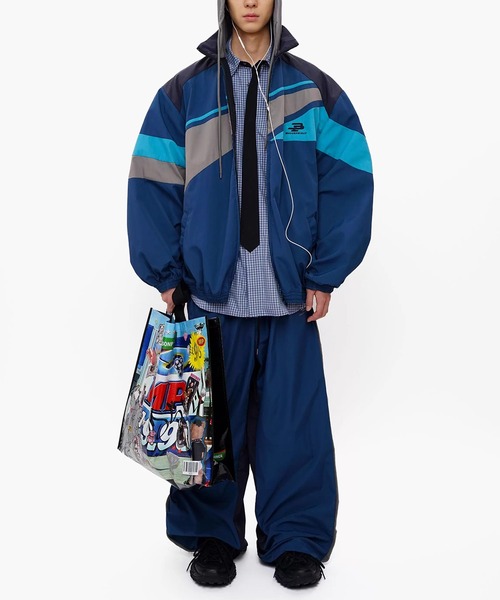 MASONPRINCE(メイソンプリンス)の「オーバーサイズ フード付き ブロックカラー トラックJKT JK4055【MASONPRINCE】【2025AW】(ナイロンジャケット・メンズ・マルチ・L/M/S)」の4枚目の写真