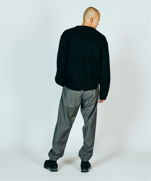 TOWNCRAFT(タウンクラフト)の「TOWNCRAFT / タウンクラフト DAMAGED SOLID SHAGGY CREW SWEATER ダメージ加工(ニット/セーター・メンズ・ブラック×ブラック/ブラック/マスタード/グリーン・MEDIUM/LARGE)」の9枚目の写真