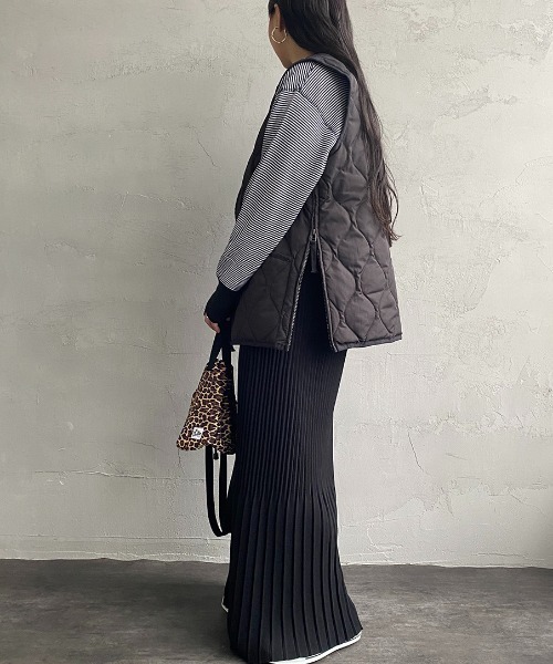 TAION（タイオン）の「【WEB限定】[TAION/タイオン] MILITARY Vネック キルティングダウンベスト（ダウンベスト・レディース・オリーブ/ブラック/モカ・M/XL/L）」の18枚目の写真