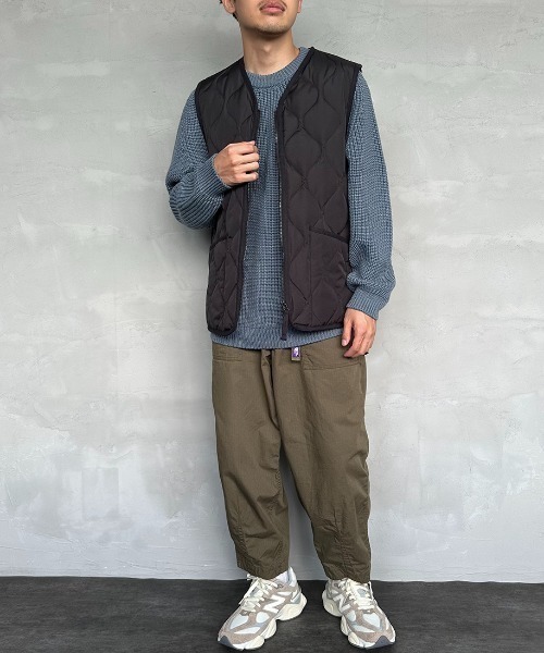 TAION（タイオン）の「【WEB限定】[TAION/タイオン] MILITARY Vネック キルティングダウンベスト（ダウンベスト・レディース・オリーブ/ブラック/モカ・M/XL/L）」の5枚目の写真