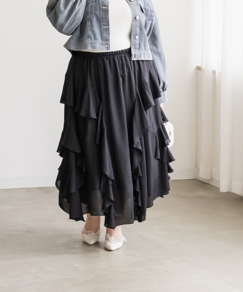 CLETTE(クレット)の「CLETTEオリジナルラッフルロングスカート(スカート・レディース・グレイッシュベージュ/ブラック/オフホワイト・LL/4L/3L)」の1枚目の写真