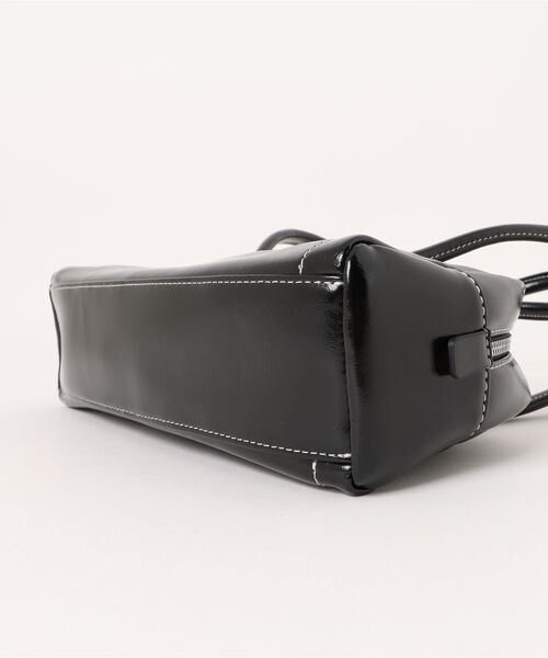 H.TOKYO（エイチトウキョウ）の「レザー調ミニボストンバッグ（ハンドバッグ・レディース・ベージュ/ライトブラウン/ブラック・FREE）」の6枚目の写真