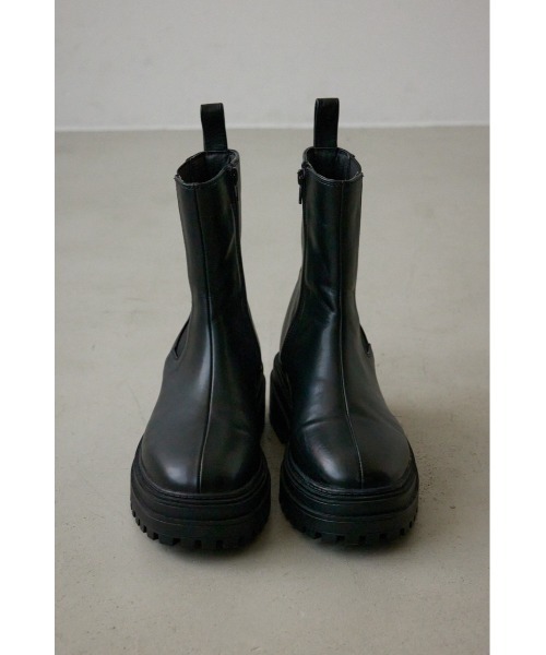 AZUL by moussy（アズールバイマウジー）の「【WEB限定再入荷】トラックソールサイドゴアブーツ（ブーツ・レディース・ブラック・LARGE/SMALL/MEDIUM/LL）」の3枚目の写真