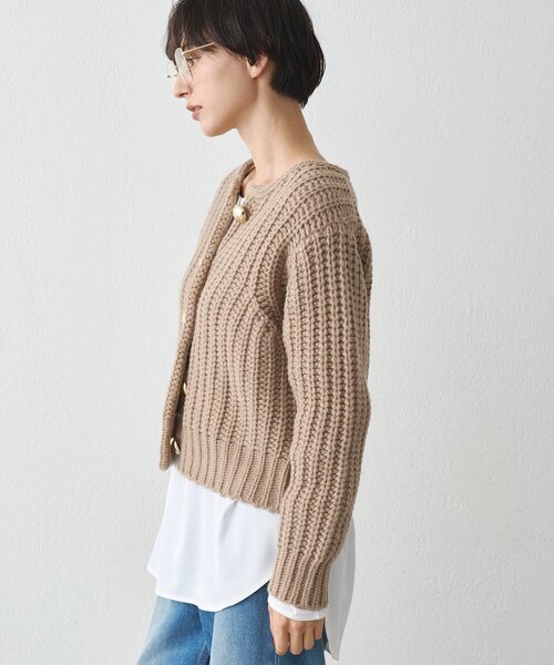 LOUNGEDRESS（ラウンジドレス）の「ゴールドボタンニットカーデ（ニット/セーター・レディース・ベージュ/ネイビー・FREE）」の13枚目の写真