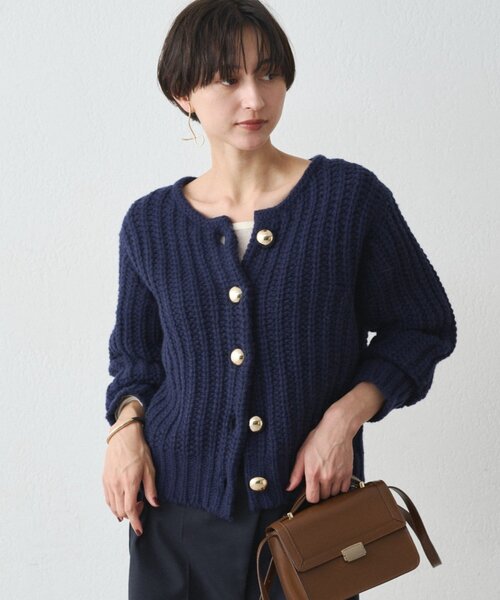 LOUNGEDRESS（ラウンジドレス）の「ゴールドボタンニットカーデ（ニット/セーター・レディース・ベージュ/ネイビー・FREE）」の3枚目の写真
