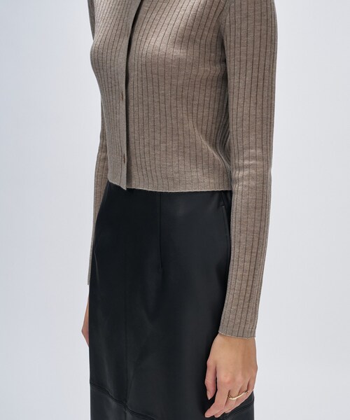 cloenc（クロエンス）の「【手洗い可】シルクカシミヤ混ポロニットカーディガン（カーディガン/ボレロ・レディース・ブラック系8/グレー系4/ホワイト系9/ブラウン系8・02）」の14枚目の写真