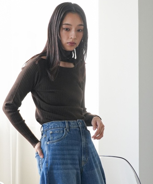 mili an deni(ミリアンデニ)の「ボトルネックリブニットプルオーバー(ニット/セーター・レディース・ブラウン/ベージュ/ブラック・M)」の16枚目の写真
