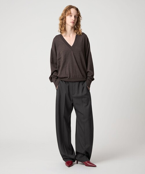 BATONER（バトナー）の「【別注】＜BATONER × seya.× 6＞ハイゲージ Vネック ニット（ニット/セーター・レディース・ダークブラウン/ネイビー/ダークグレー・FREE）」の3枚目の写真