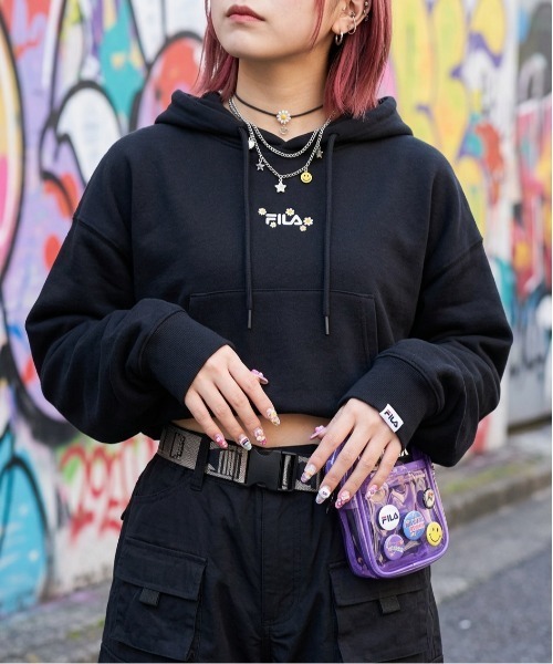 FILA(フィラ)の「PULLOVER HOODIE(パーカー・レディース・アイボリー/ピンク/ブラック・L/M/XL)」の2枚目の写真