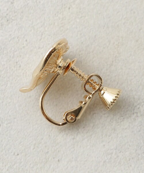 OPAQUE.CLIP（オペークドットクリップ）の「変型ハートモチーフイヤリング（イヤリング・レディース・ゴールド/シルバー・00）」の5枚目の写真