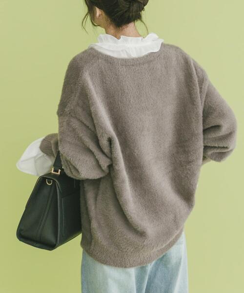ITEMS URBANRESEARCH（アイテムズ アーバンリサーチ）の「ミニシャギーVネックニット（ニット/セーター・レディース・チャコールグレー/アイボリー/グリーン・FREE）」の5枚目の写真