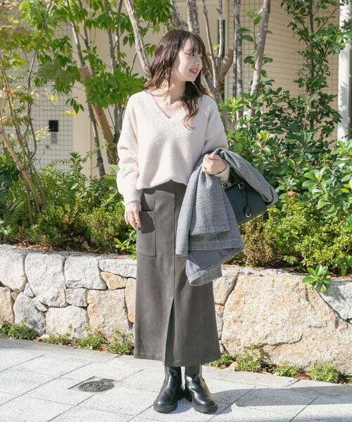 ITEMS URBANRESEARCH(アイテムズ アーバンリサーチ)の「ミニシャギーVネックニット(ニット/セーター・レディース・チャコールグレー/アイボリー/グリーン・FREE)」の16枚目の写真