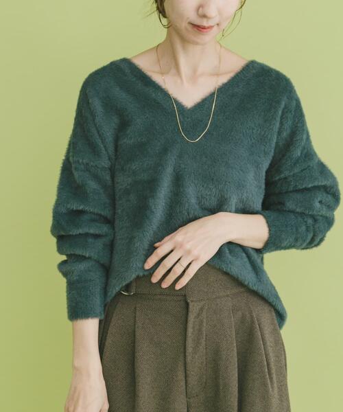 ITEMS URBANRESEARCH（アイテムズ アーバンリサーチ）の「ミニシャギーVネックニット（ニット/セーター・レディース・チャコールグレー/アイボリー/グリーン・FREE）」の15枚目の写真