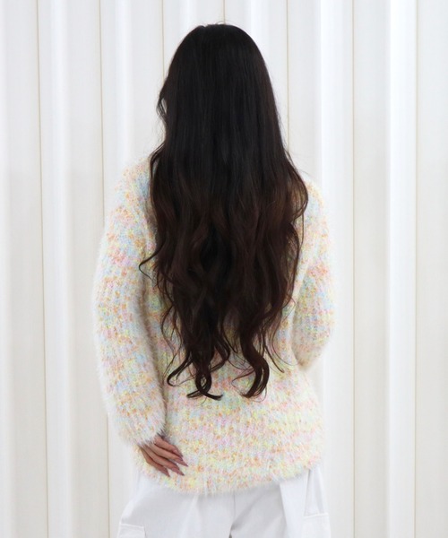 CECIL McBEE（セシルマクビー）の「MIXカラーVネックニットプルオーバー（ニット/セーター・レディース・ホワイト/イエロー・MEDIUM）」の5枚目の写真