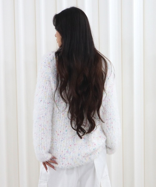 CECIL McBEE（セシルマクビー）の「MIXカラーVネックニットプルオーバー（ニット/セーター・レディース・ホワイト/イエロー・MEDIUM）」の11枚目の写真