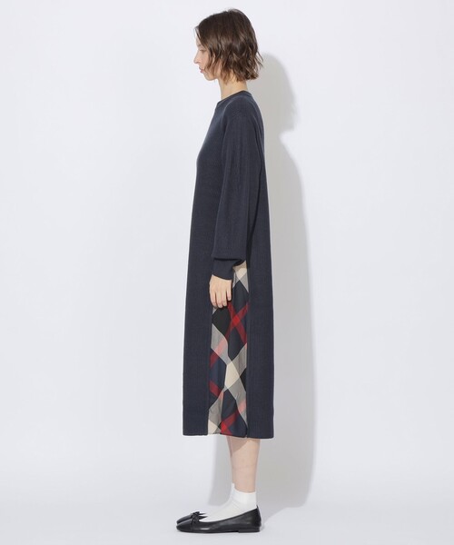 CB CRESTBRIDGE（シービークレストブリッジ）の「サイドチェック切替ニットワンピース（ワンピース・レディース・ダークネイビー/ブラック/ベージュ・M）」の17枚目の写真