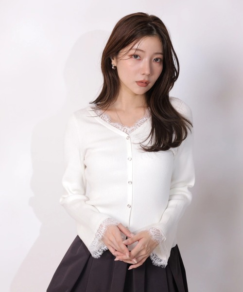 Apuweiser-riche（アプワイザーリッシェ）の「レーストリム２ＷＡＹカーデプルオーバー（ニット/セーター・レディース・グレー/ホワイト/ブラック/ボルドー/グレイッシュベージュ/ピンクベージュ・2）」の9枚目の写真