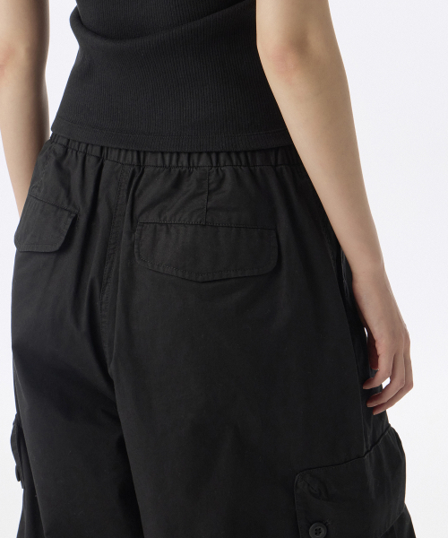 MUSINSA STANDARD WOMAN（ムシンサスタンダードウーマン）の「ウィメンズコットンパラシュートカーゴパンツ[ブラック]（スウェットパンツ・レディース・その他・30/24/26/28/22）」の2枚目の写真