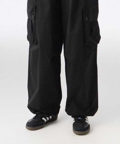 MUSINSA STANDARD WOMAN（ムシンサスタンダードウーマン）の「ウィメンズコットンパラシュートカーゴパンツ[ブラック]（スウェットパンツ・レディース・その他・30/24/26/28/22）」の6枚目の写真