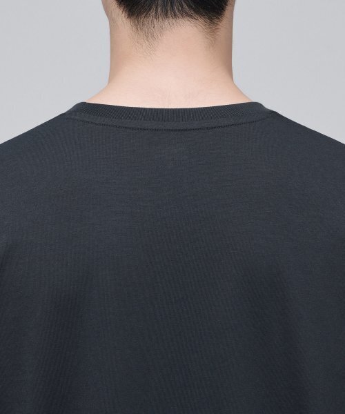 MUSINSA STANDARD（ムシンサスタンダード）の「スーピマリラックスドクルーネック長袖Tシャツ[ダークグレー]（Tシャツ/カットソー・メンズ・その他・MEDIUM/X-LARGE/XX-LARGE/LARGE）」の5枚目の写真