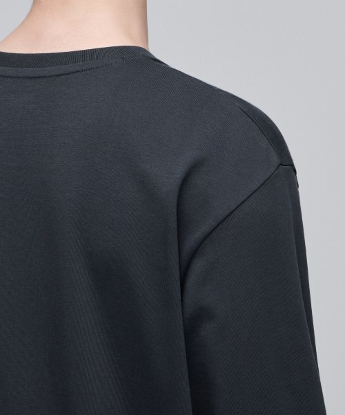 MUSINSA STANDARD（ムシンサスタンダード）の「スーピマリラックスドクルーネック長袖Tシャツ[ダークグレー]（Tシャツ/カットソー・メンズ・その他・MEDIUM/X-LARGE/XX-LARGE/LARGE）」の6枚目の写真