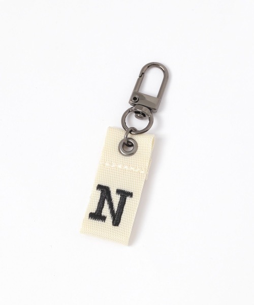 studio CLIP（スタディオクリップ）の「【daily CLIP】レターチャーム アイボリー（キーホルダー・レディース・シルバーグレー/ライトグレー/ホワイト/ライトピンク/ベビーピンク/ブラック/その他6/グレー/オフホワイト/その他7/その他4/その他8/その他3/その他2/その他1/梅/桜/チャコール/ダークグレー/その他5/ピンク/スモーク/サンドグレー/その他9・FREE）」の8枚目の写真