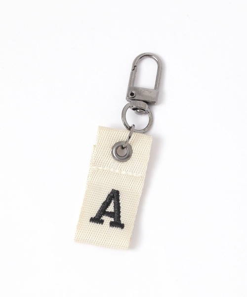 studio CLIP（スタディオクリップ）の「【daily CLIP】レターチャーム アイボリー（キーホルダー・レディース・シルバーグレー/ライトグレー/ホワイト/ライトピンク/ベビーピンク/ブラック/その他6/グレー/オフホワイト/その他7/その他4/その他8/その他3/その他2/その他1/梅/桜/チャコール/ダークグレー/その他5/ピンク/スモーク/サンドグレー/その他9・FREE）」の16枚目の写真