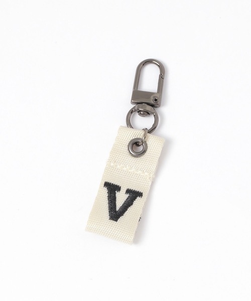 studio CLIP（スタディオクリップ）の「【daily CLIP】レターチャーム アイボリー（キーホルダー・レディース・シルバーグレー/ライトグレー/ホワイト/ライトピンク/ベビーピンク/ブラック/その他6/グレー/オフホワイト/その他7/その他4/その他8/その他3/その他2/その他1/梅/桜/チャコール/ダークグレー/その他5/ピンク/スモーク/サンドグレー/その他9・FREE）」の13枚目の写真