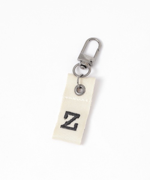 studio CLIP（スタディオクリップ）の「【daily CLIP】レターチャーム アイボリー（キーホルダー・レディース・シルバーグレー/ライトグレー/ホワイト/ライトピンク/ベビーピンク/ブラック/その他6/グレー/オフホワイト/その他7/その他4/その他8/その他3/その他2/その他1/梅/桜/チャコール/ダークグレー/その他5/ピンク/スモーク/サンドグレー/その他9・FREE）」の11枚目の写真