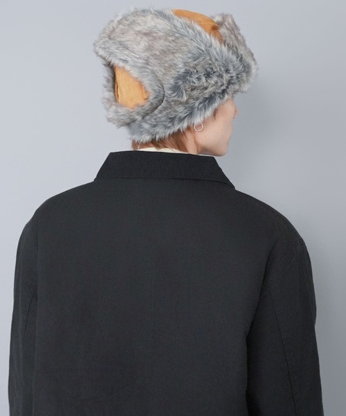 SPINNS(スピンズ)の「【NEW ERA/ニューエラ】2WAYトラッパーフライトキャップ/タウンユース/防寒×デザイン/ユニセックス(キャップ・メンズ・ブラック/ブラウン・L)」の11枚目の写真