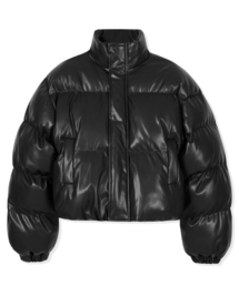 GRAYBLVD（グレイブラバット）の「ケイピーピー レザーショートパディング GJDJP14(ブラック)（ダウンジャケット/コート）」