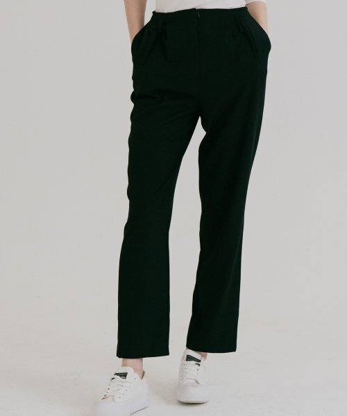 320SHOWROOM(320ショールーム)の「SOFT SEMI TAPERED SPAN SLACKS DARK NAVY(スラックス・レディース・その他・SMALL/MEDIUM)」の2枚目の写真