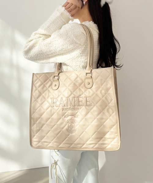 one after another NICE CLAUP（ワンアフターアナザーナイスクラップ）の「【WEB限定】キルティング刺しゅうトートバッグ/A4サイズ対応（トートバッグ・レディース・ブラック/アイボリー/ベージュ・FREE）」の7枚目の写真