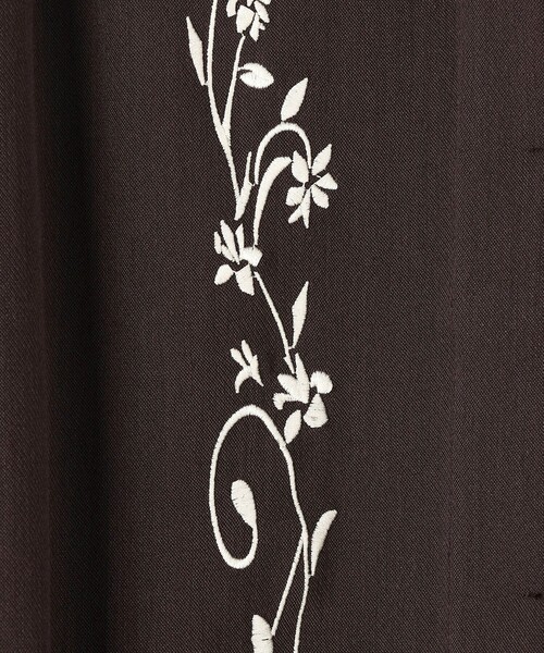 NICOLE CLUB（ニコル　クラブ）の「オリエンタル刺繍ワンピース（ワンピース・レディース・ブラウン/ネイビー/サックスブルー・M）」の16枚目の写真