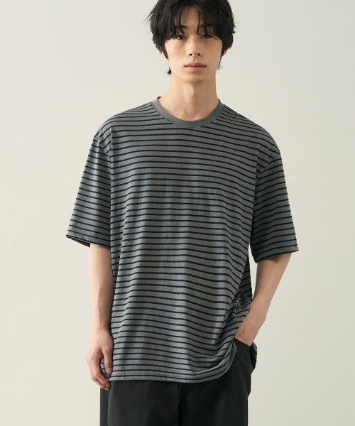 ROTEMBER（ローテンバー）の「ピグメントストライプハーフTシャツ[チャコール]（Tシャツ/カットソー・メンズ・その他・MEDIUM/LARGE/X-LARGE）」の3枚目の写真