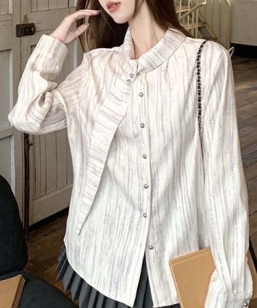 Flugge(フラッジー)の「ニュアンス柄長袖シャツ(シャツ/ブラウス・レディース・アイボリー・LARGE/MEDIUM)」の8枚目の写真