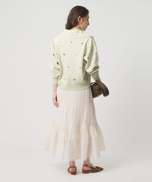 UNITED ARROWS（ユナイテッドアローズ）の「フラワー エンブロイダリー スキッパーニット（ニット/セーター・レディース・ダークグレー/ライム/ダークブラウン/ネイビー・FREE）」の7枚目の写真