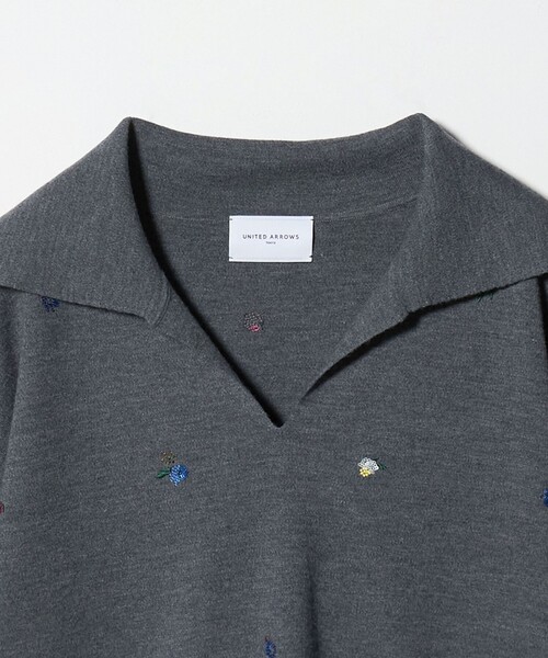 UNITED ARROWS（ユナイテッドアローズ）の「フラワー エンブロイダリー スキッパーニット（ニット/セーター・レディース・ダークグレー/ライム/ダークブラウン/ネイビー・FREE）」の17枚目の写真