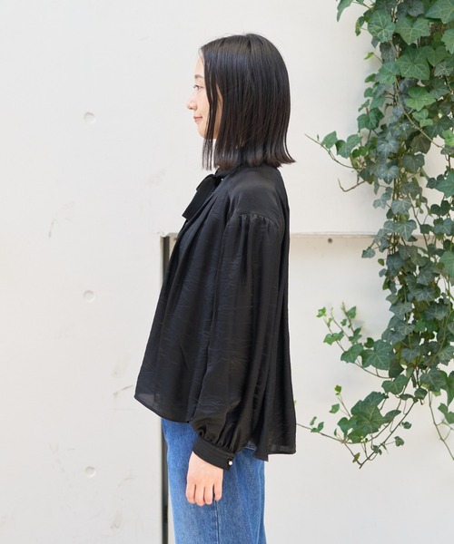 DESIGNWORKS(デザインワークス)の「【BEAUVET/ボーヴェット】キュプラシルクボウタイブラウス(シャツ/ブラウス・レディース・ブラック・1)」の18枚目の写真