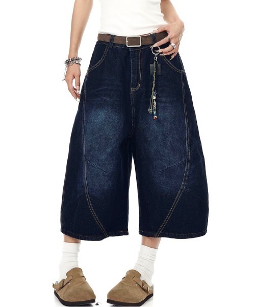 SHEENA(シーナ)の「バックレオパード柄ロゴワイドデニムハーフパンツ(デニムパンツ・レディース・ダークブルー・S/M/L)」の2枚目の写真