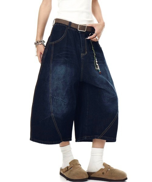 SHEENA(シーナ)の「バックレオパード柄ロゴワイドデニムハーフパンツ(デニムパンツ・レディース・ダークブルー・S/M/L)」の3枚目の写真
