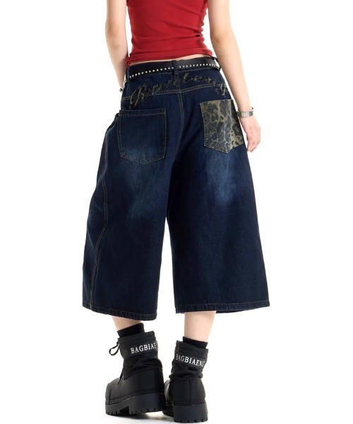 SHEENA(シーナ)の「バックレオパード柄ロゴワイドデニムハーフパンツ(デニムパンツ・レディース・ダークブルー・S/M/L)」の12枚目の写真