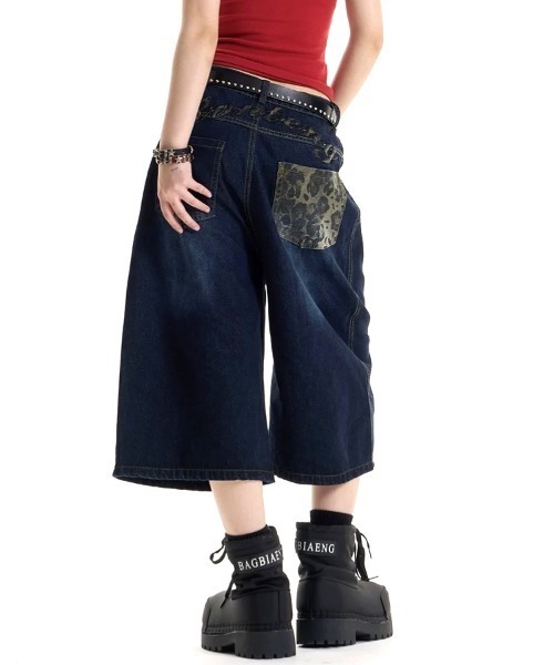 SHEENA(シーナ)の「バックレオパード柄ロゴワイドデニムハーフパンツ(デニムパンツ・レディース・ダークブルー・S/M/L)」の14枚目の写真