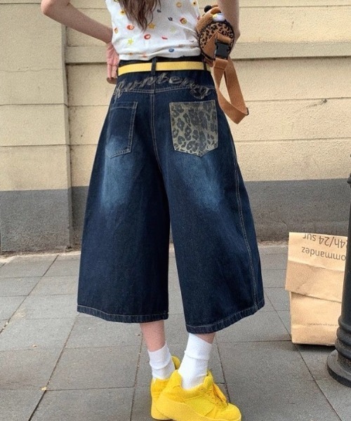 SHEENA(シーナ)の「バックレオパード柄ロゴワイドデニムハーフパンツ(デニムパンツ・レディース・ダークブルー・S/M/L)」の20枚目の写真