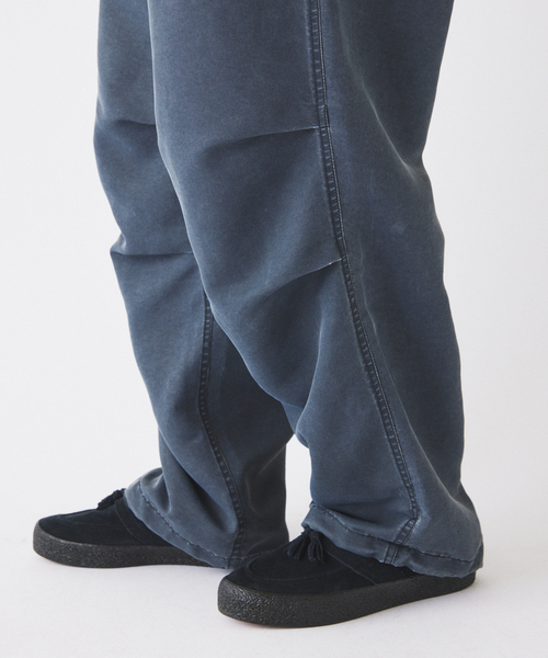JOURNAL STANDARD relume（ジャーナルスタンダード　レリューム）の「ピグメント加工 ファティーグ オーバーパンツ（カーゴパンツ・メンズ・ブラックミックス/ライトグリーン・MEDIUM/LARGE）」の16枚目の写真