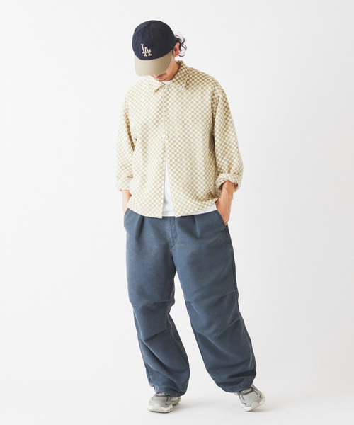 JOURNAL STANDARD relume（ジャーナルスタンダード　レリューム）の「ピグメント加工 ファティーグ オーバーパンツ（カーゴパンツ・メンズ・ブラックミックス/ライトグリーン・MEDIUM/LARGE）」の18枚目の写真