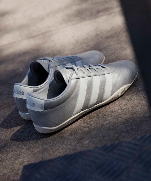 adidas（アディダス）の「アディダス adidas グランドコート ロー（スニーカー・レディース・シルバー・23.0cm/23.5cm/24.0cm/24.5cm/25.0cm）」の9枚目の写真
