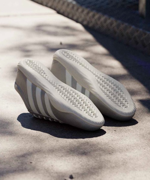 adidas（アディダス）の「アディダス adidas グランドコート ロー（スニーカー・レディース・シルバー・23.0cm/23.5cm/24.0cm/24.5cm/25.0cm）」の10枚目の写真