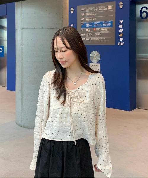 FREE'S MART（フリーズマート）の「◆フロントギャザーネックリボン付きブラウス（シャツ/ブラウス・レディース・ブルー/ブラック系その他/ホワイト系その他/ホワイト・FREE）」の6枚目の写真